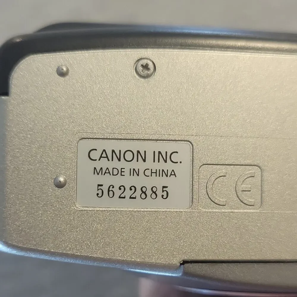Canon Sure Shot 105 Zoom S Date Compact 35mm Auto Focus Zoom Flash Silver/Black